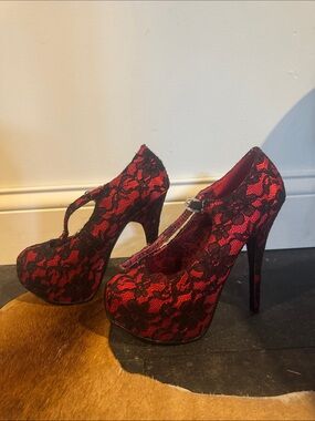 Bordello by Pleaser Red Satin Black Lace Platform Stiletto Heels Pumps Sz 6.5